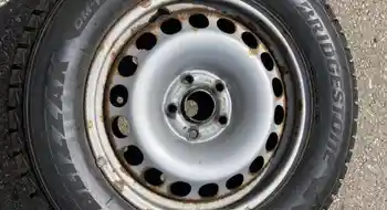 215/65R16 98S - Winterreifen - 7 mm - Stahlfelge Bridgestone