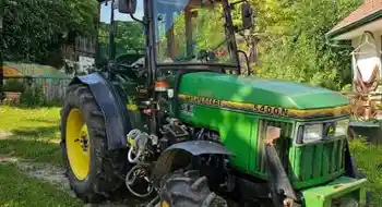 Traktor John Deere 5400 N