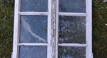 Holzfenster mit Balken