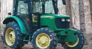 John Deere 5050E