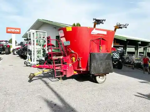 Trioliet SOLOMIX 1000 feed mixer