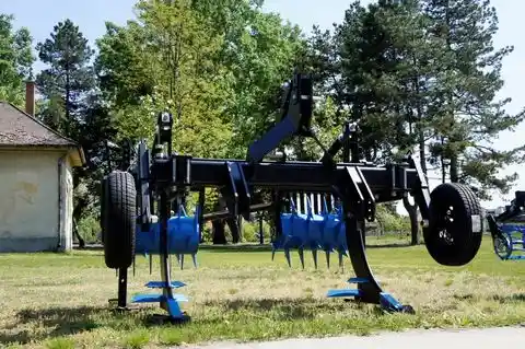 Sasform Vakond IS 2 subsoil cultivator, loosener