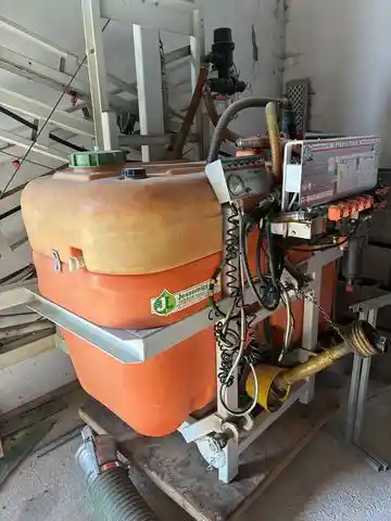 Jessernigg A 800 mit 12m hydraulisch klapppbaren Spritzgest