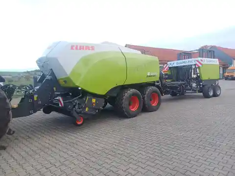 CLAAS Quadrant 5200 RC Evolution mit TST Quadro Pac V 