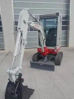 Takeuchi TB016