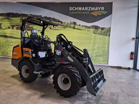 Giant G2700 HD+