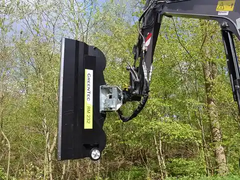 Greentec RM 232 Heckenmulcher /Astschneider für Bagger