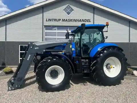 New Holland T7.270 AC mit Frontkraftheber und Frontlader
