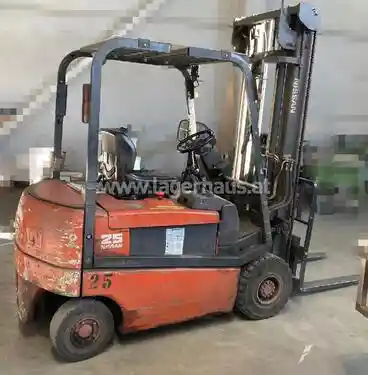 NISSAN ELEKTRO-GABELSTAPLER
