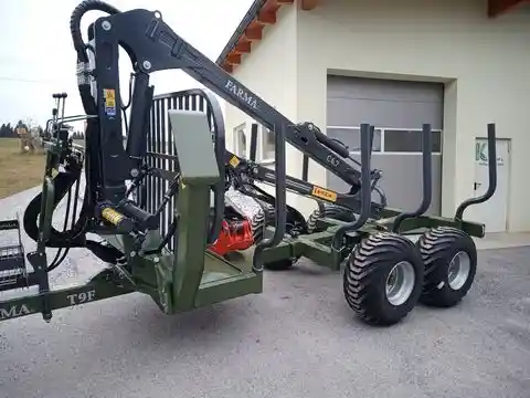 Farma T9F mit C6,7 Kran