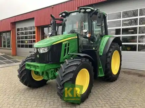 John Deere 6090M