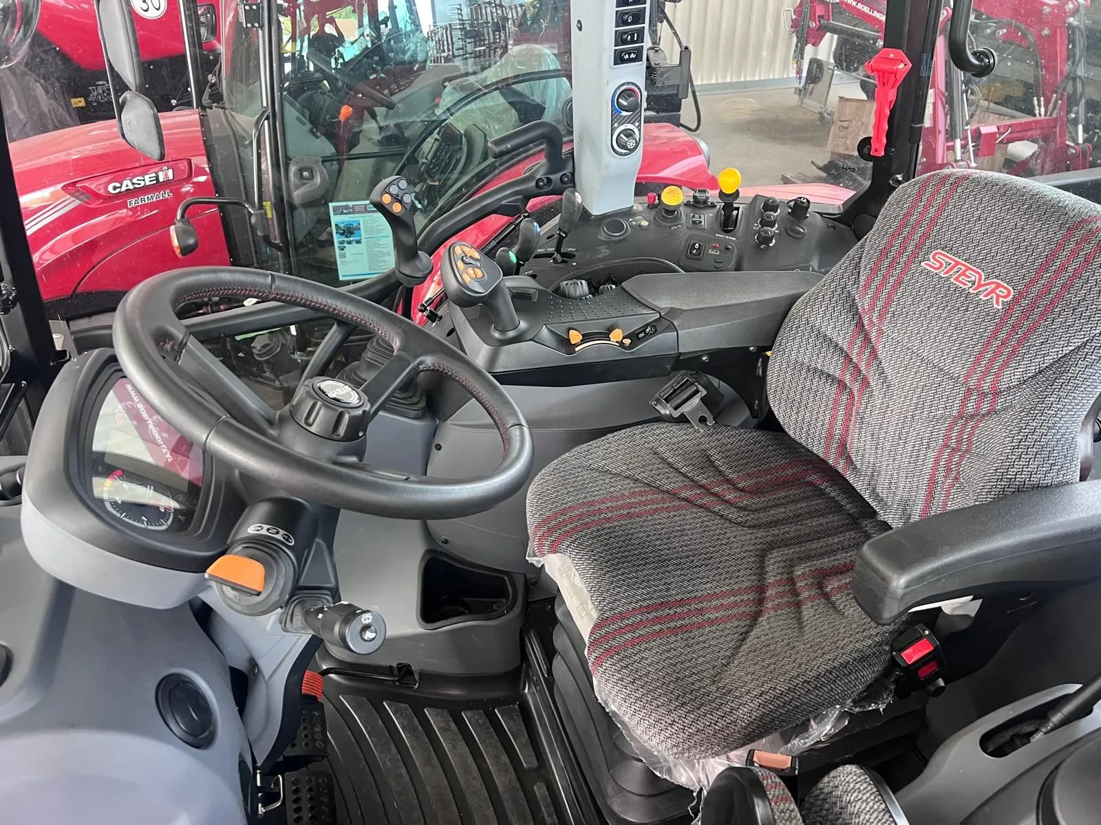 Innenansicht Steyr 4110 Multi (Stage V) Innenansicht Steyr 4110 Multi (Stage V)