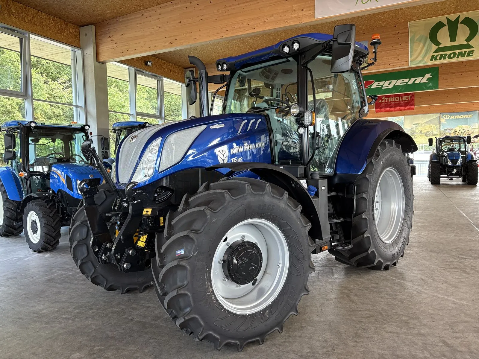 Seitenansicht - New Holland T6.180 Auto Command (Stage V) Seitenansicht - New Holland T6.180 Auto Command (Stage V)