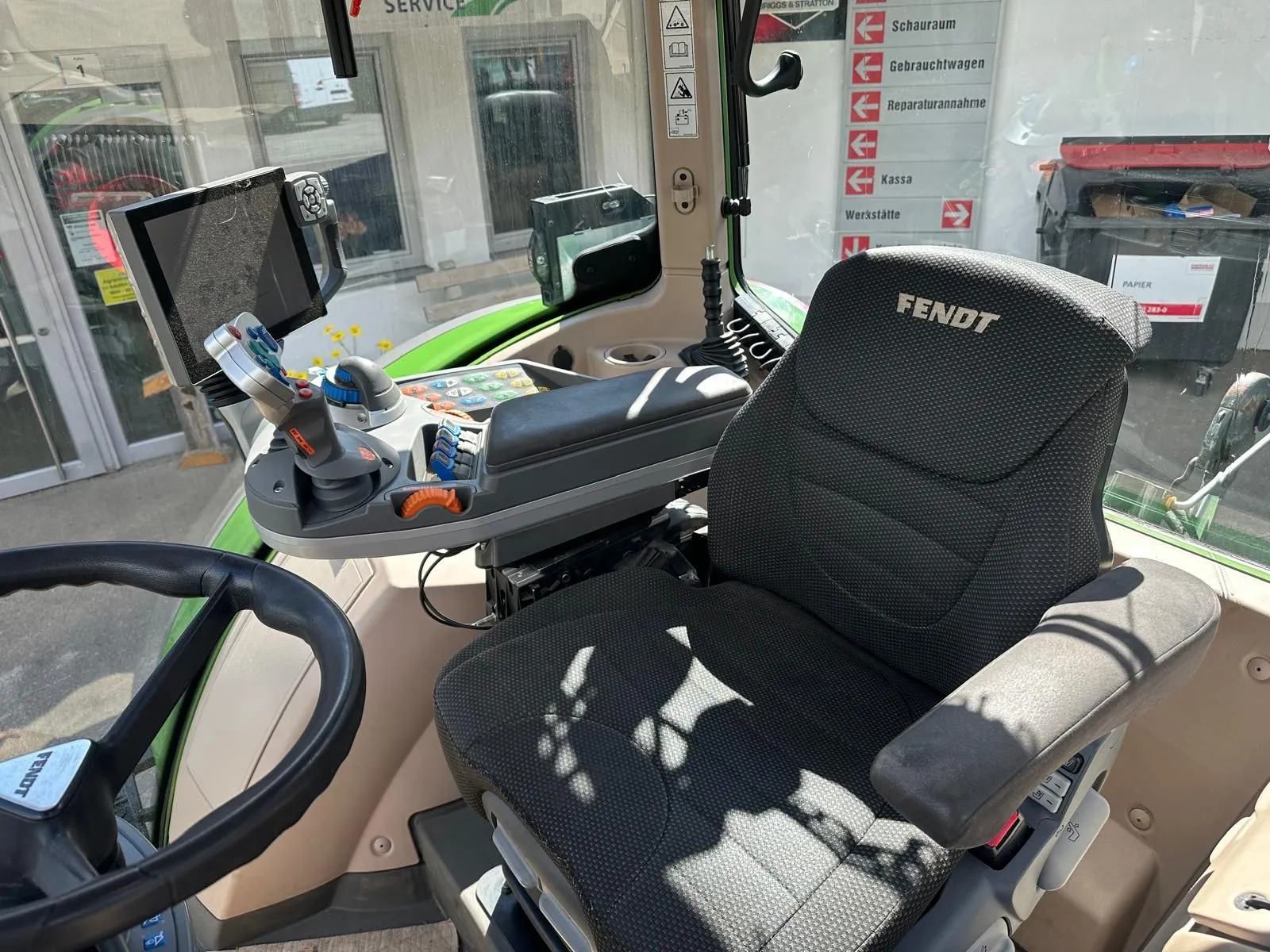 Fendt 724 Vario Profi+ (2020): 246 PS, RTK und 4.540 Stunden – Bild 2