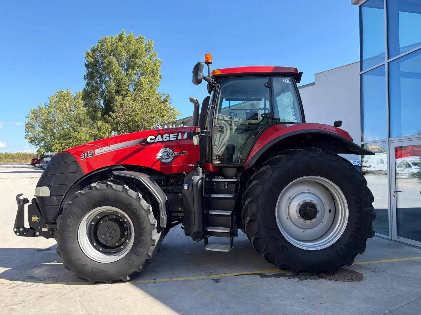 Case IH Magnum 315 (2013): 347 PS, RTK und 3.810 Stunden – Bild 2