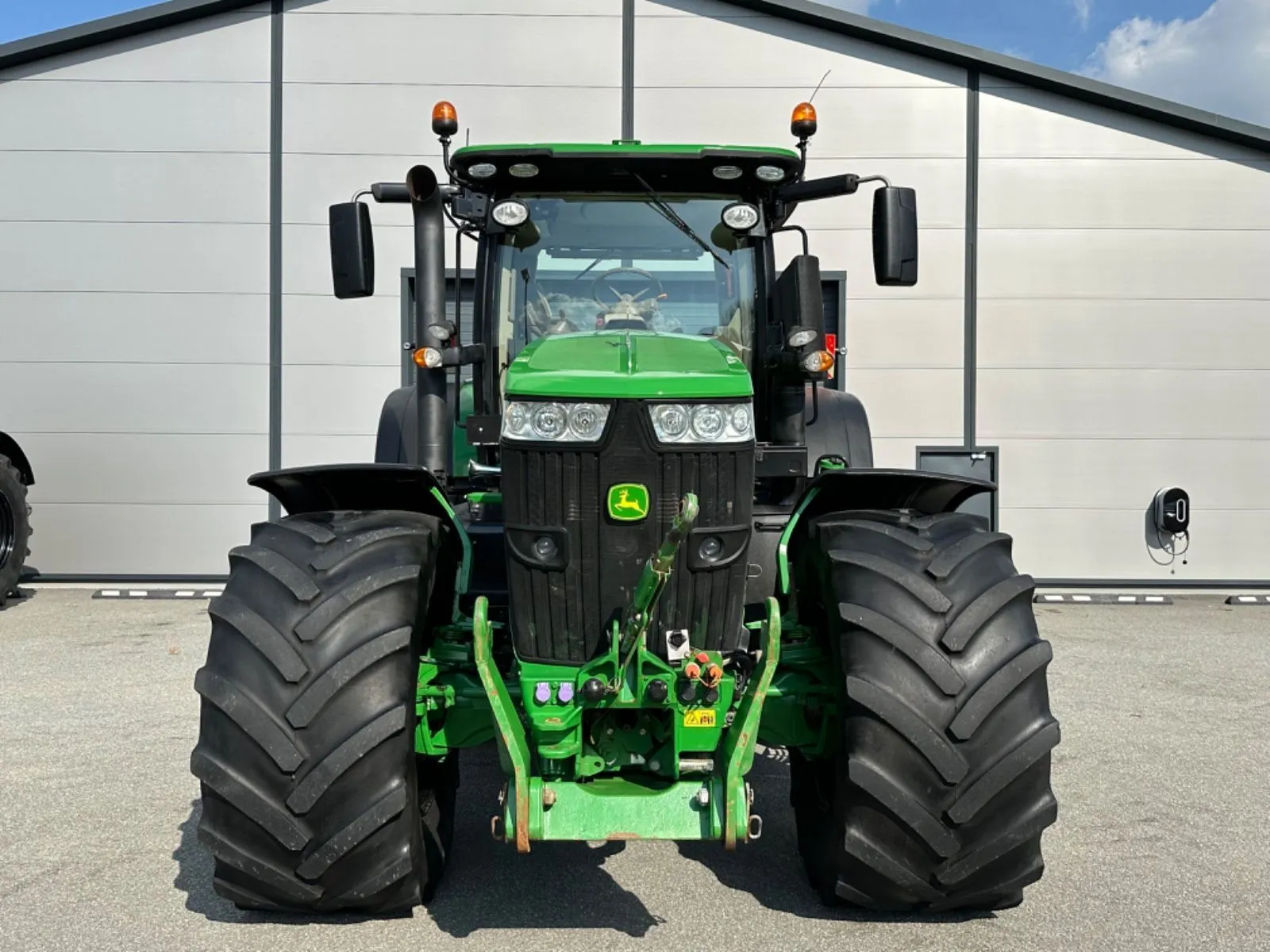 John Deere 7250R (2015): AutoPowr, Frontzapfwelle und 7.650 Stunden – Bild 2