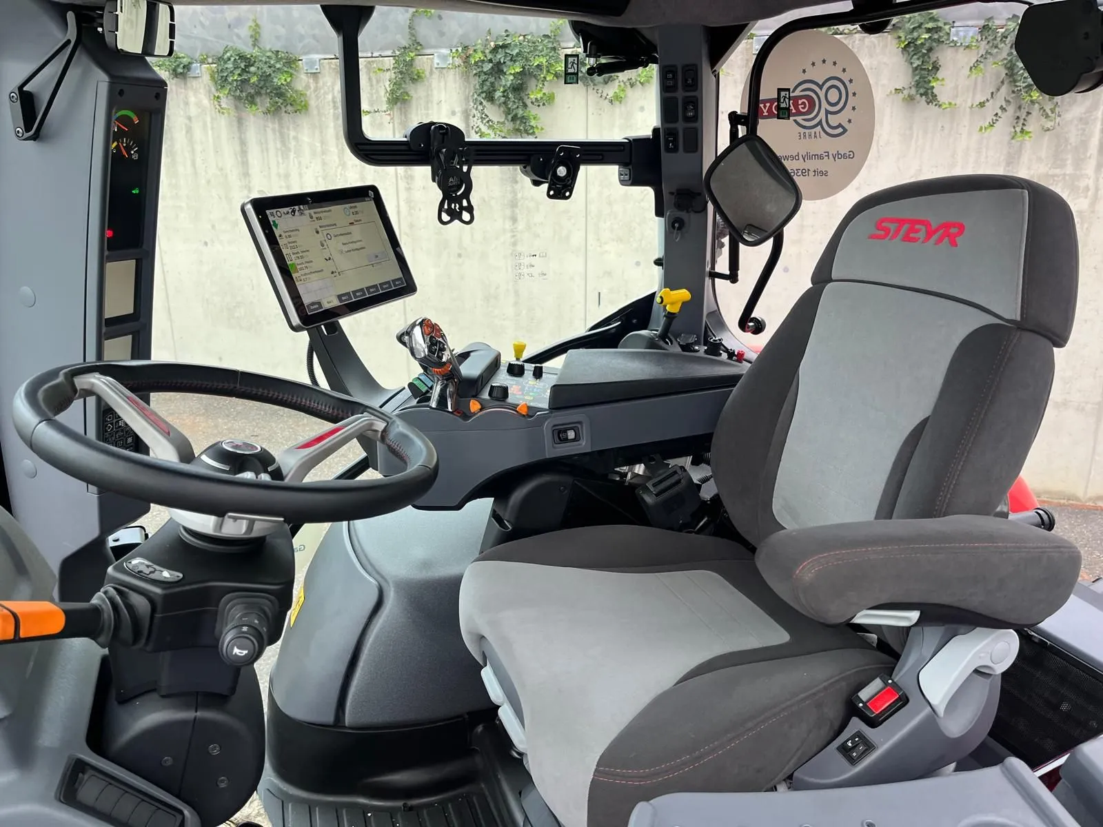 Steyr 6150 Profi CVT (2025): 150 PS, 190 Stunden und auf Lager – Bild 2
