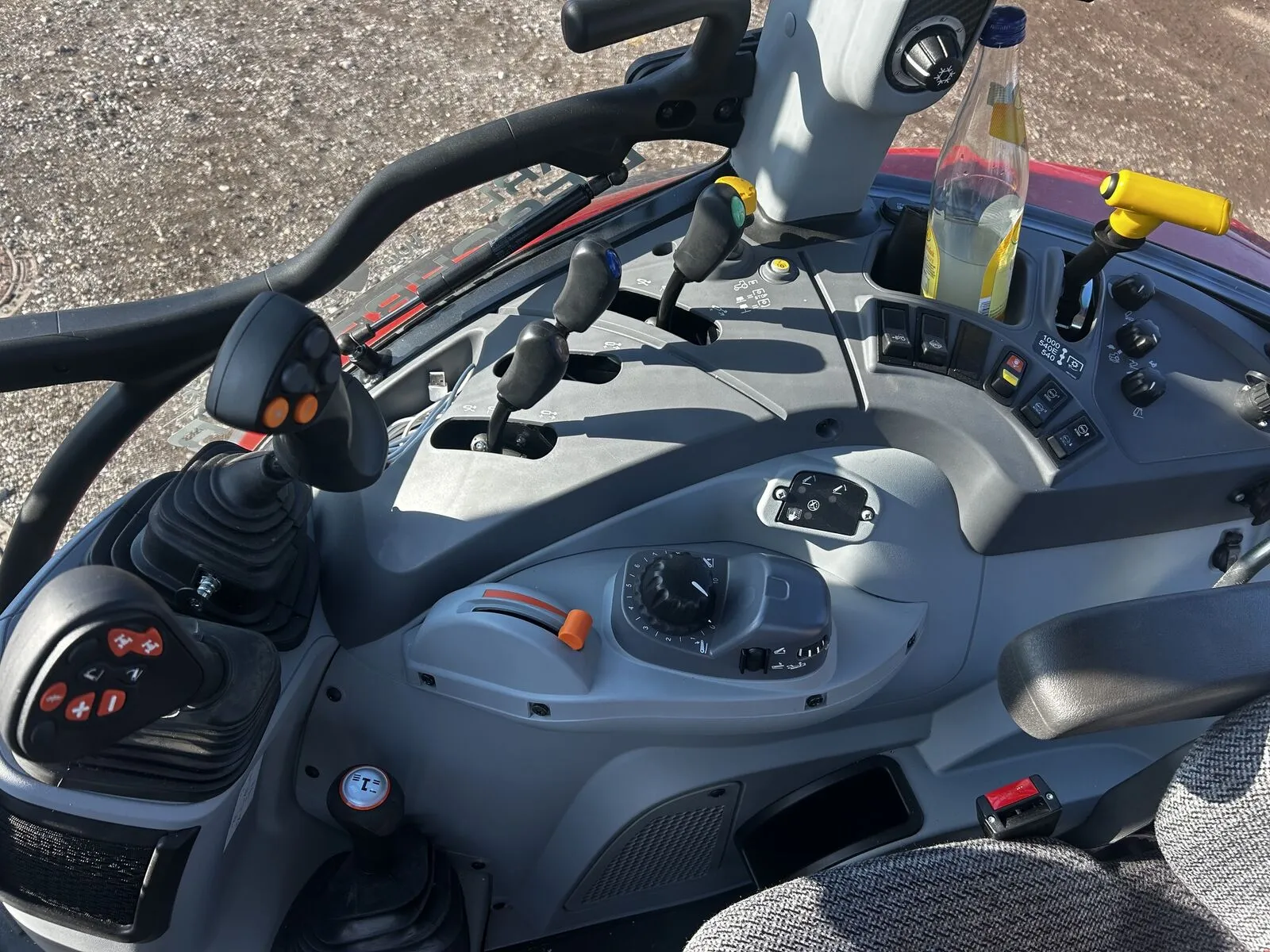 Steyr 4100 Kompakt (2025): 100 PS, Frontlader und nur 90 Stunden – Bild 2
