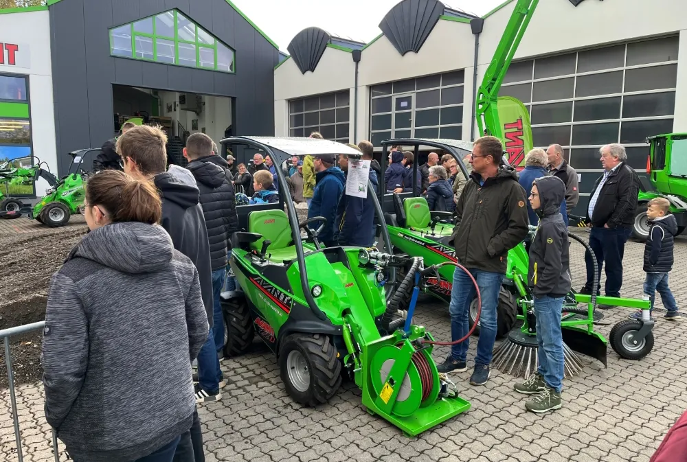 AVANT Hoflader-und Anbaugeräte-Programm live auf der Hausmesse von Strobl Austria – Bild 2
