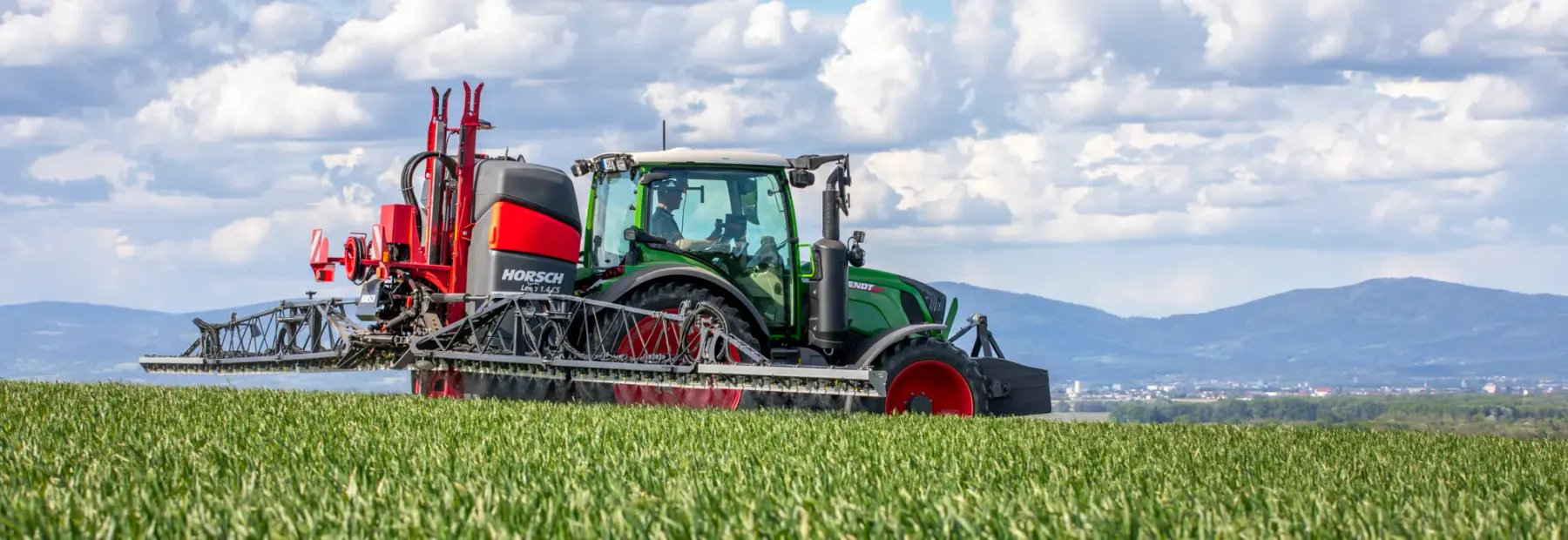 HORSCH Leeb CS: Präzise 3-Punkt Pflanzenschutztechnik – Bild 1