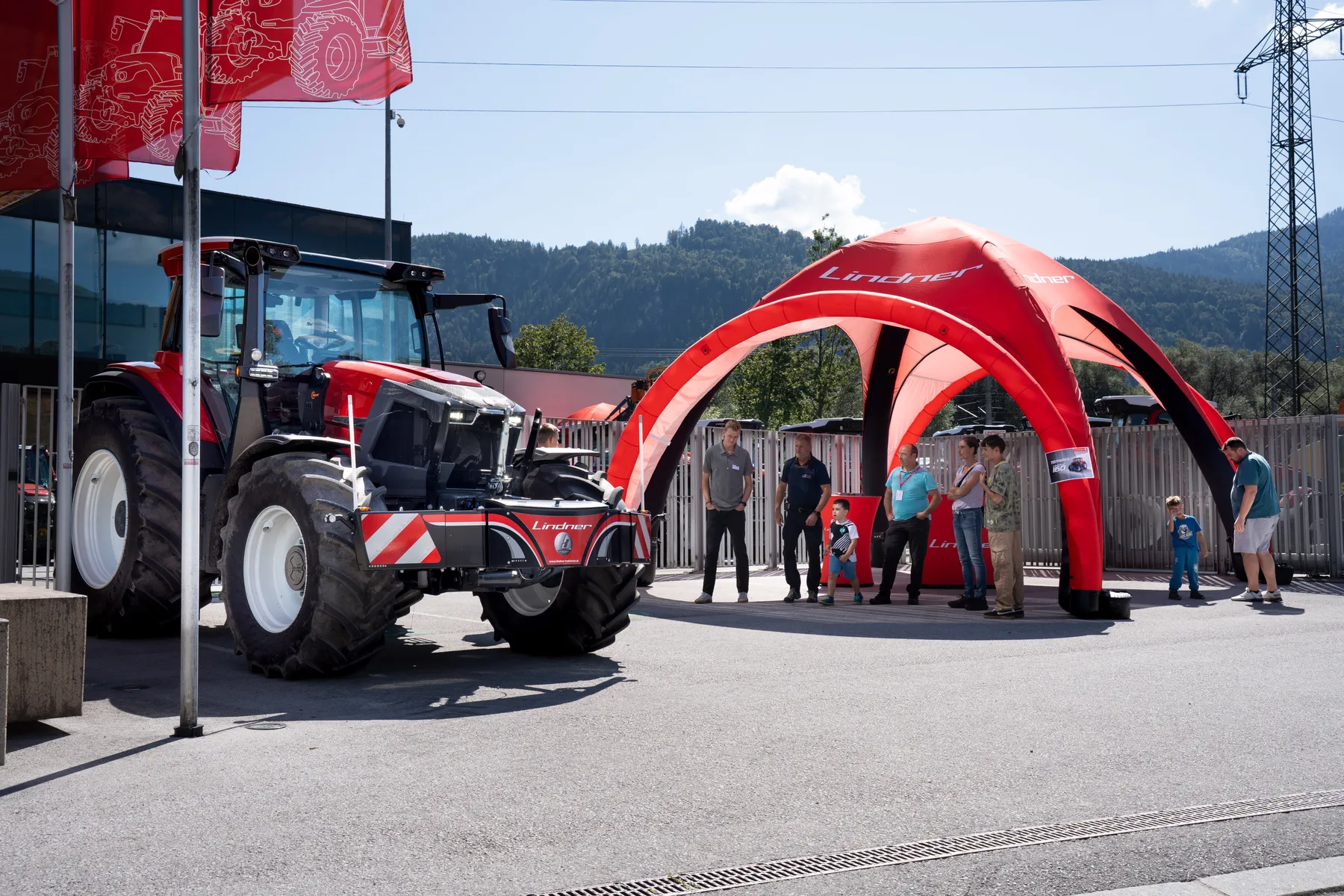 1.000 Testfahrten bei den Lindner-Innovationstagen, Supercup fest in Tiroler Hand – Bild 1