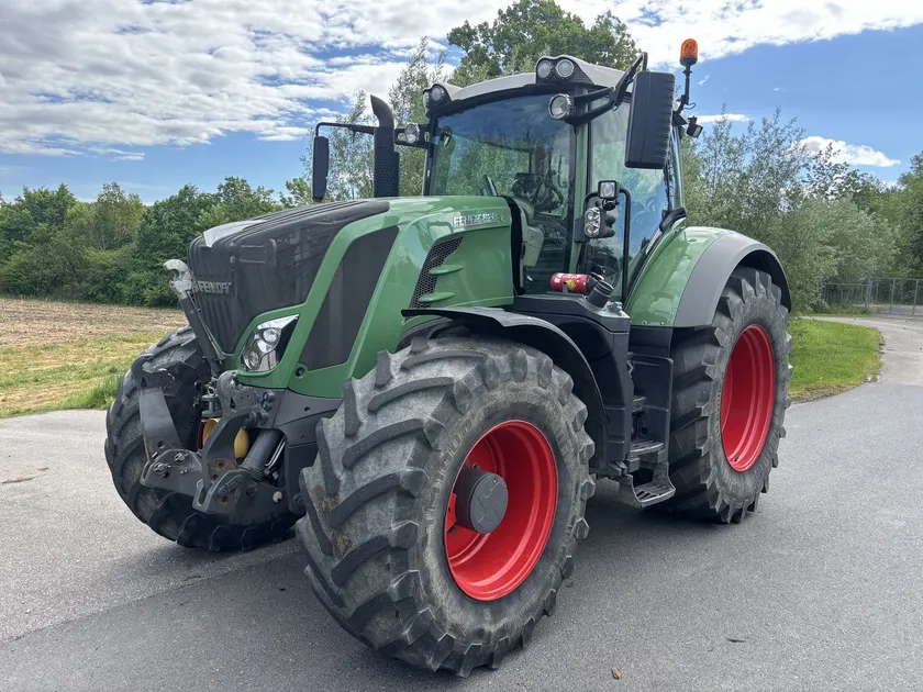 Fendt 828 Vario Profi Plus: 280 PS, neuer Motor und 4.850 Stunden
