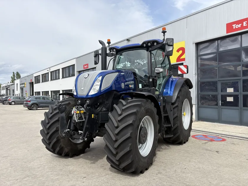 New Holland T7.300 PLM Auto Command – 2021er im Top-Zustand