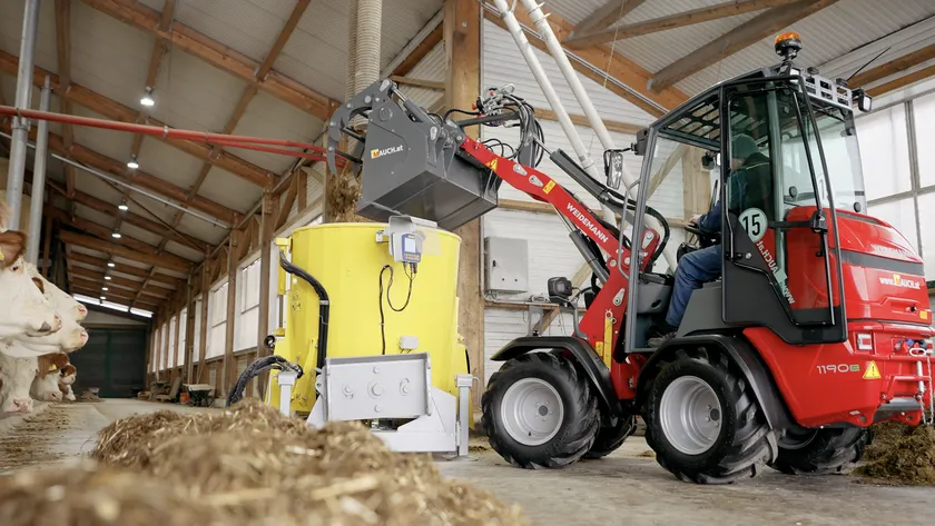 MAUCH GMBH & CO KG präsentiert ersten Hoflader betriebenen Futtermischwagen: SGARIBOLDI KOALA 2,5 CART