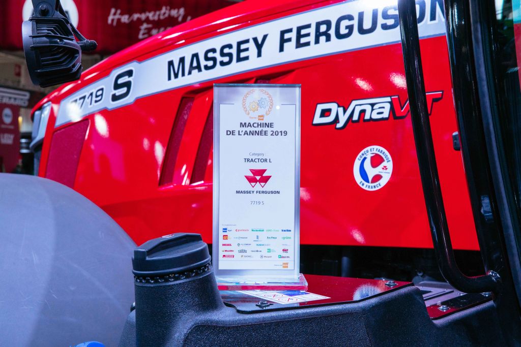 Maschine des Jahres: Massey Ferguson MF 7719 S auf der SIMA in Paris (Fotocredit: AGCO).