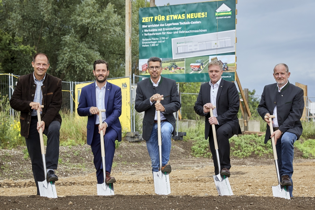 Am Bild: V.l.n.r. LTC Geschäftsführer Bernd Pflanzer, RWA Vorstandsdirektor Christoph Metzker, LTC Geschäftsführer Günter Kallus, Standortleiter Norbert Lechner, LTC Regionalleiter Martin Ableidinger ©Georges Schneider