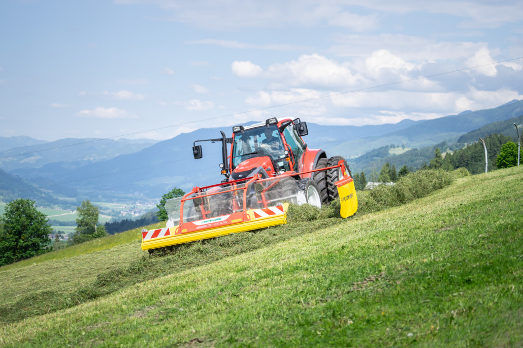Der neue MERGENTO F ALPIN arbeitet perfekt im steilen Gelände