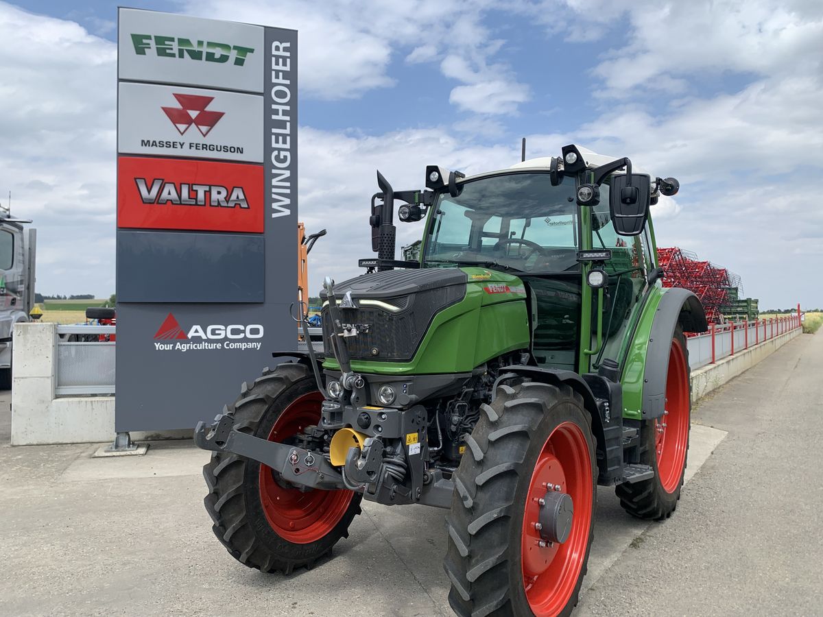Frontansicht Fendt 211 Vario Gen3