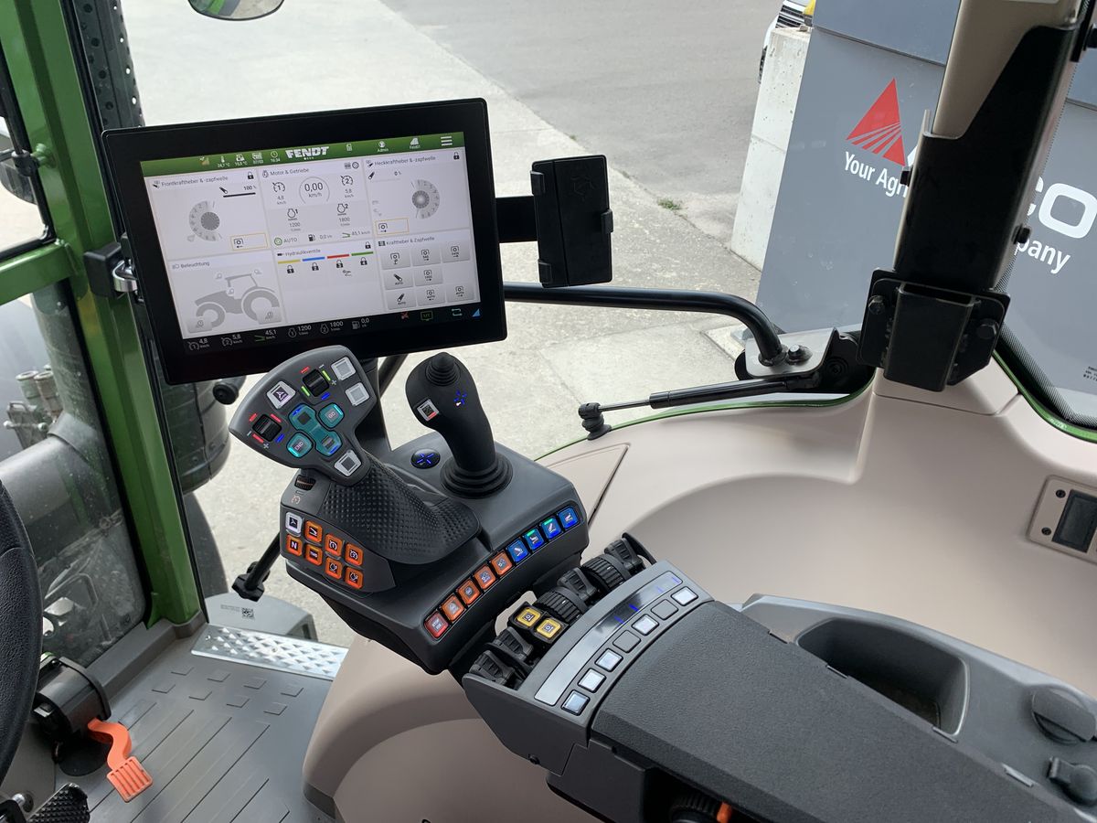 Multifunktionshebel im Fendt 211 Vario Gen3