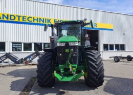 Frontansicht John Deere 7R 330 AutoPowr