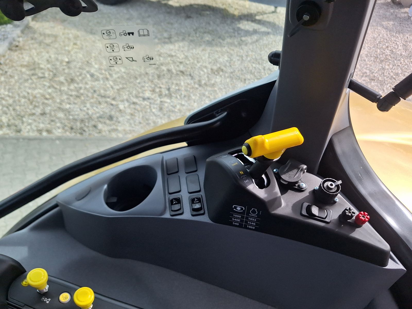 Innenansicht - Steyr 6175 Impuls CVT