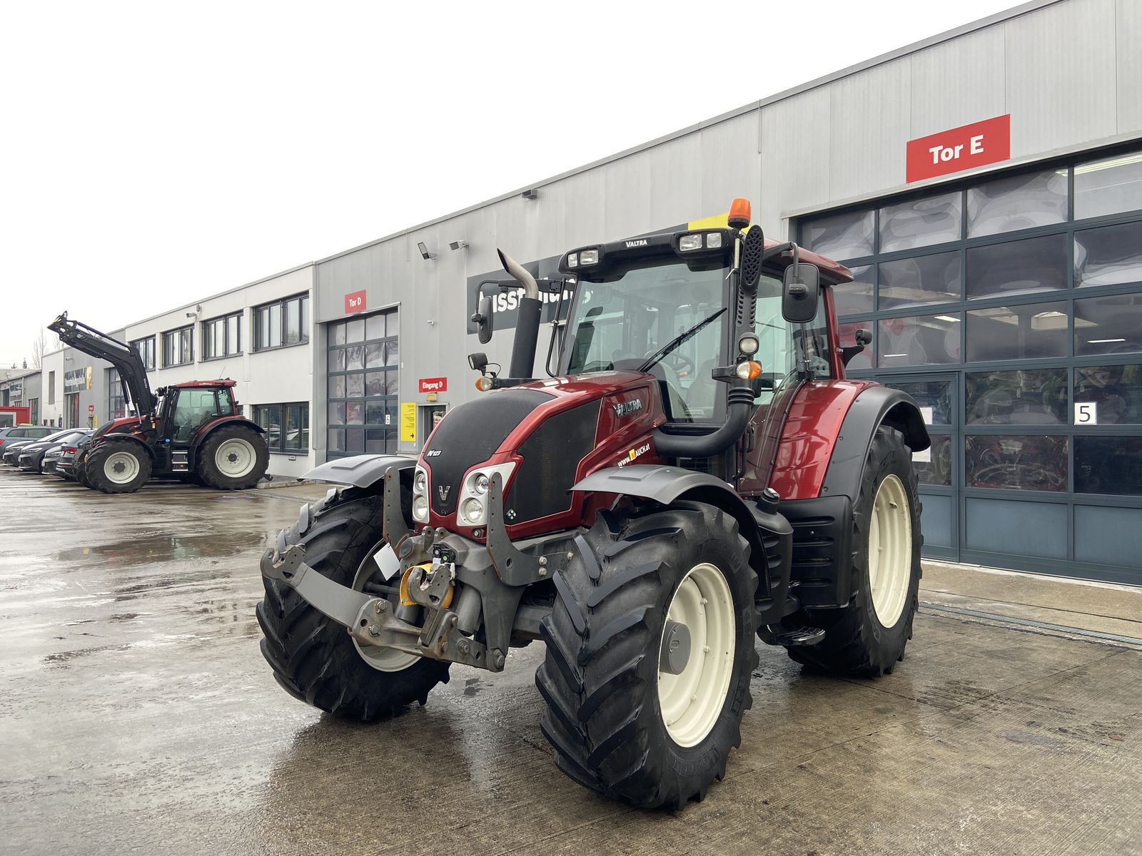 Seitenansicht -Valtra N 123 Direct