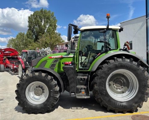 Seitenansicht - Fendt 724 Vario