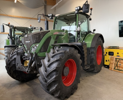 Seitenansicht - Fendt 718 Vo Vario