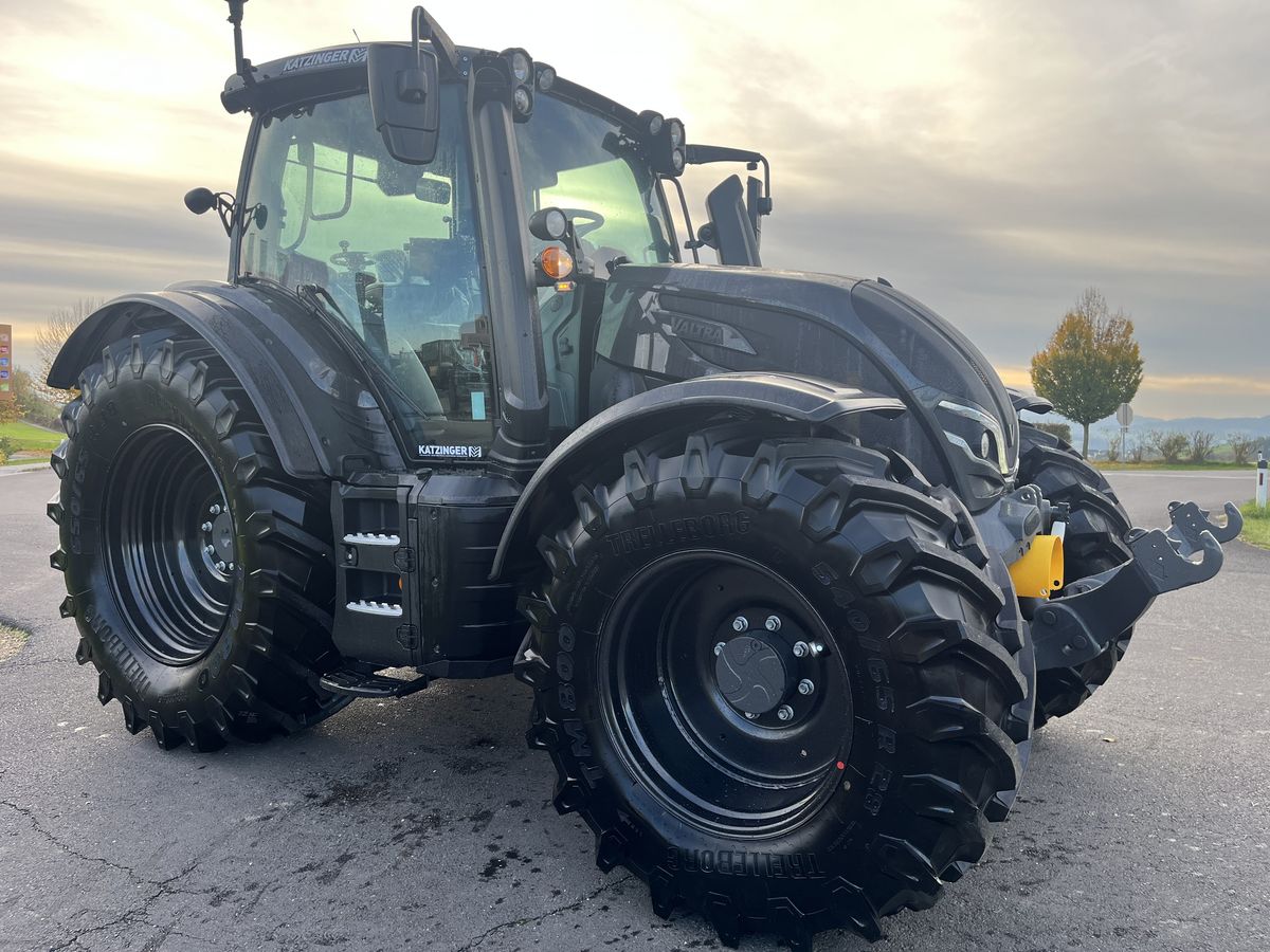 3275-8236686f5ad5181d3faad95a7d3a77b2-4105127-6vb Seitenansicht - Valtra N155 Direct