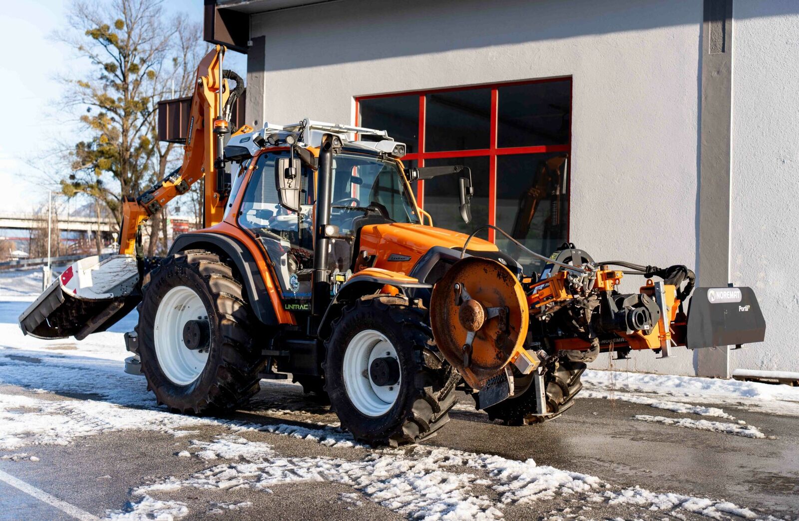 Seitenansicht - Lindner Lintrac 130