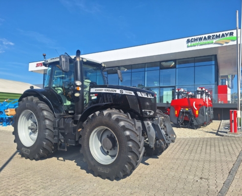 Seitenansicht - Massey Ferguson MF 7726 S Exclusive