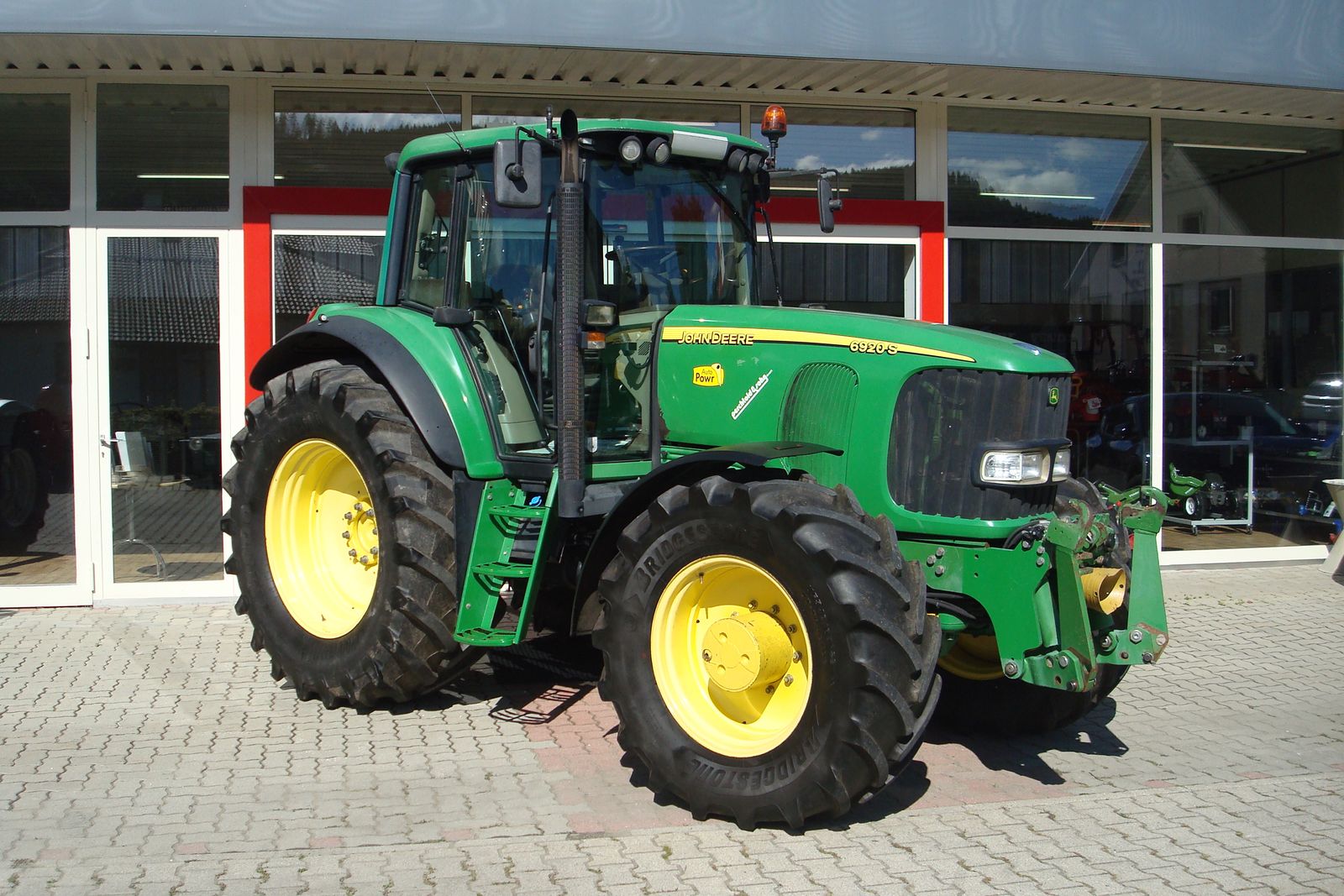 Frontansicht von John Deere 6920 S Premium