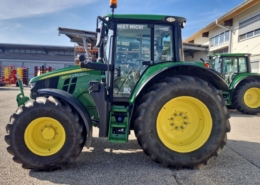 Seitenansicht - John Deere 6120M