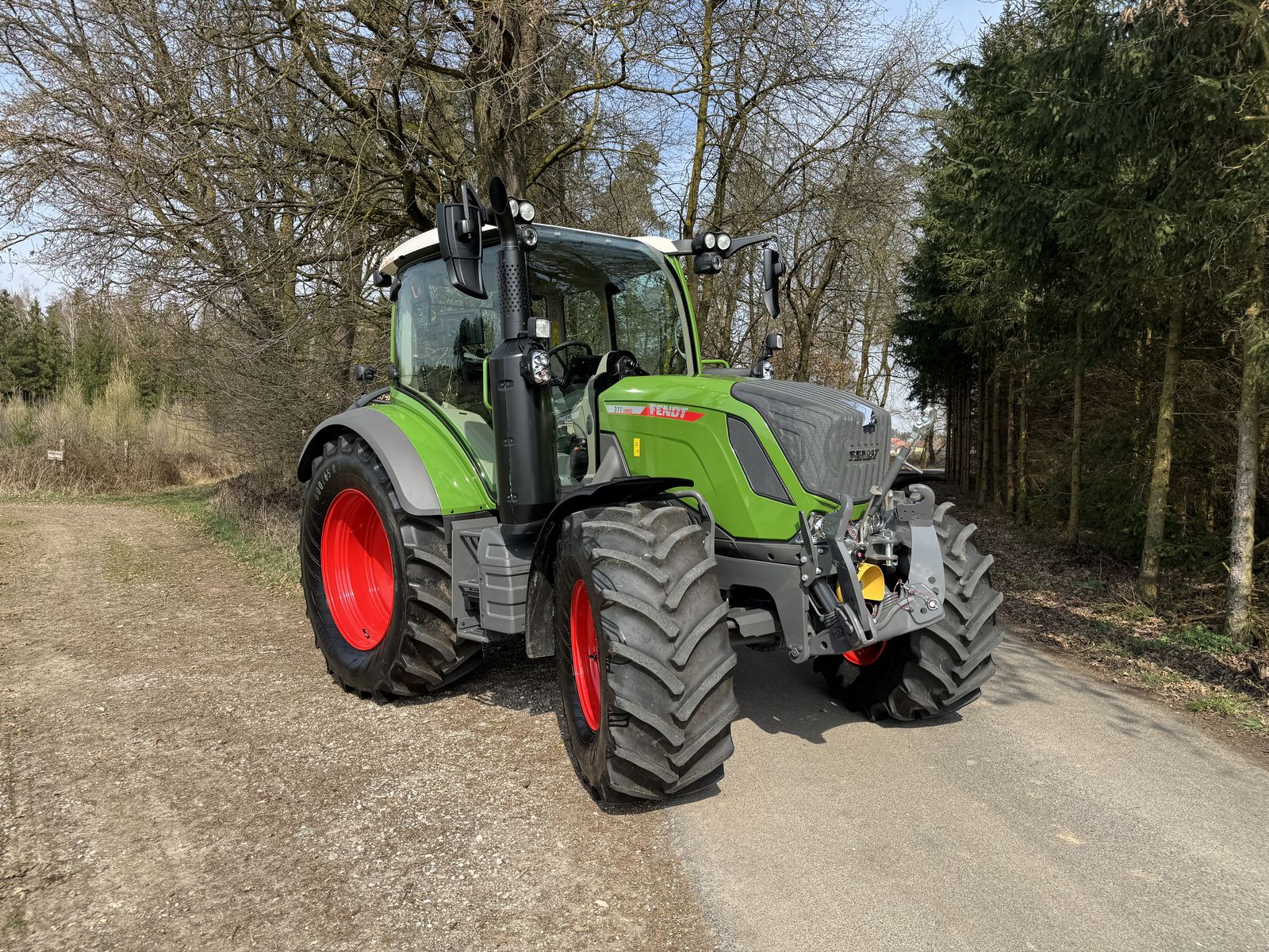 Seitenansicht- Fendt 311 Vario Profi+