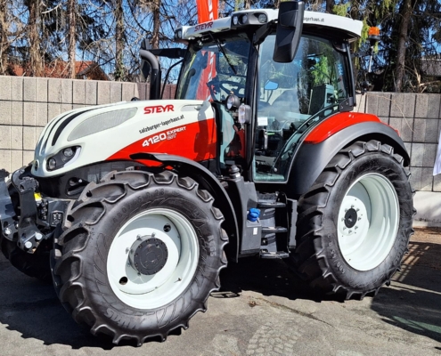 Seitenansicht - Steyr 4120 Expert CVT