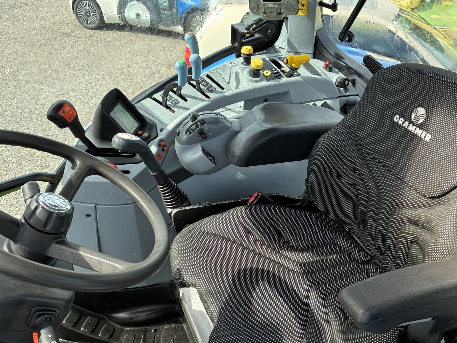 Innenansicht - New Holland T6020 Elite