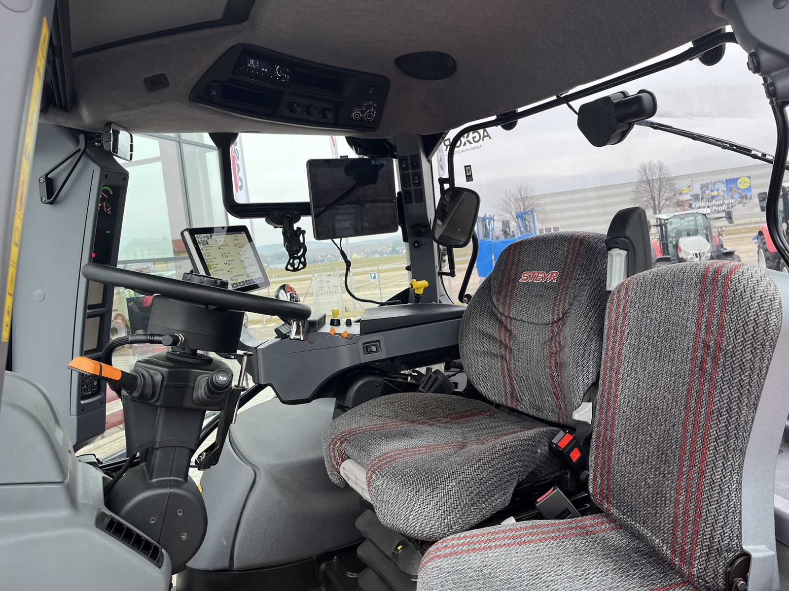 Innenansicht - Steyr 6150 Profi CVT