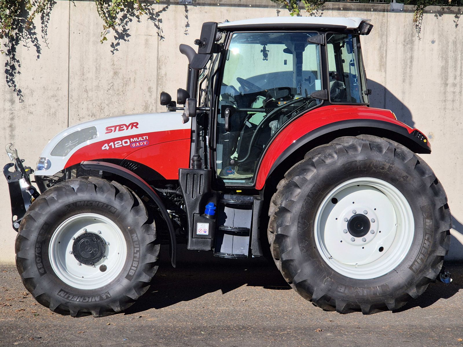 Seitenansicht - Steyr 4120 Multi (Stage V)