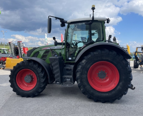 Seitenansicht - Fendt 724 Vario