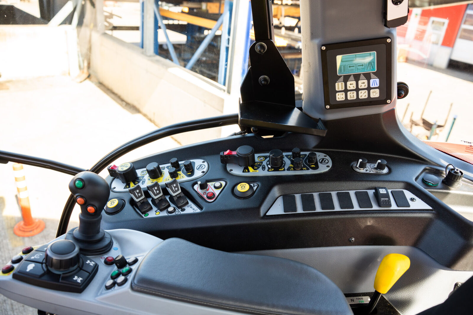 Innenansicht - Lindner Lintrac 130